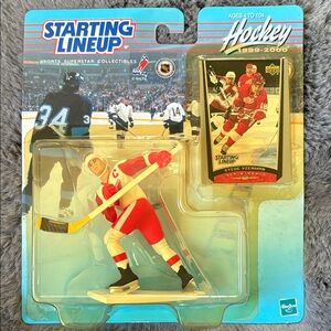 Hasbro Starting Lineup Hockey Figure Steve Yzerman